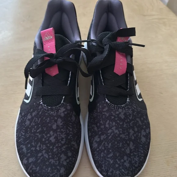 Never wore out, new without tags - Picture 2 of 3